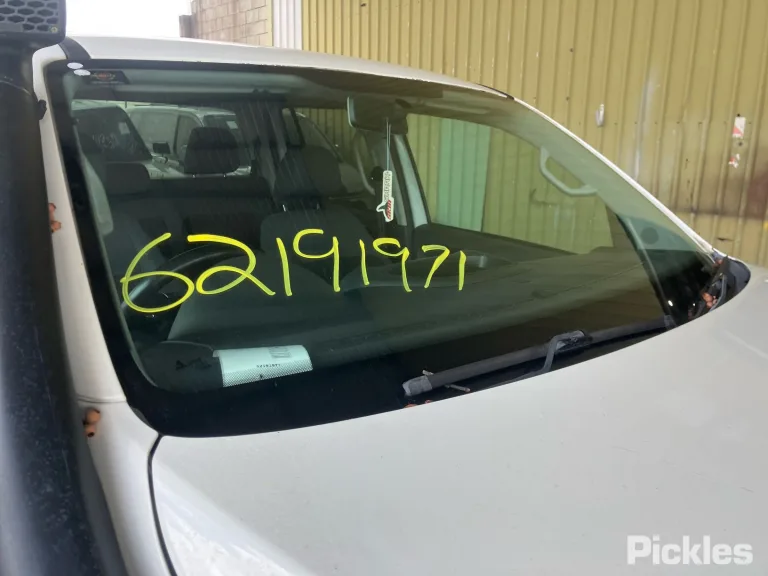 2012 Volkswagen Amarok Damaged VIN WV1ZZZ2HZCA055642 – trunk area