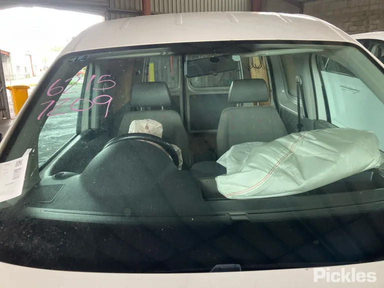 2010 Volkswagen Caddy Damaged VIN WV1ZZZ2KZAX122482 – exterior detail 2010 Volkswagen Caddy Damaged VIN WV1ZZZ2KZAX122482 – exterior detail