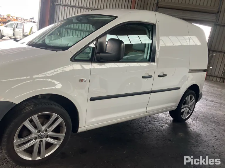 2010 Volkswagen Caddy Damaged VIN WV1ZZZ2KZAX122482 – odometer reading 2010 Volkswagen Caddy Damaged VIN WV1ZZZ2KZAX122482 – odometer reading