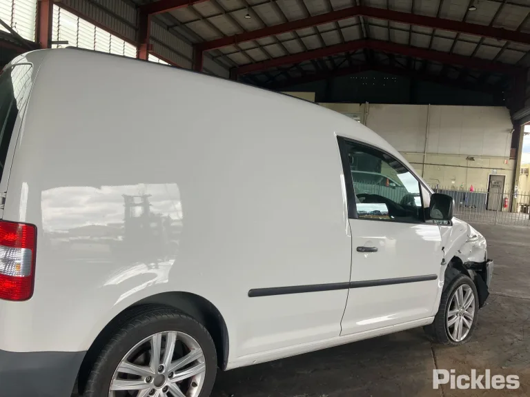 2010 Volkswagen Caddy Damaged VIN WV1ZZZ2KZAX122482 – photo 21 2010 Volkswagen Caddy Damaged VIN WV1ZZZ2KZAX122482 – photo 21