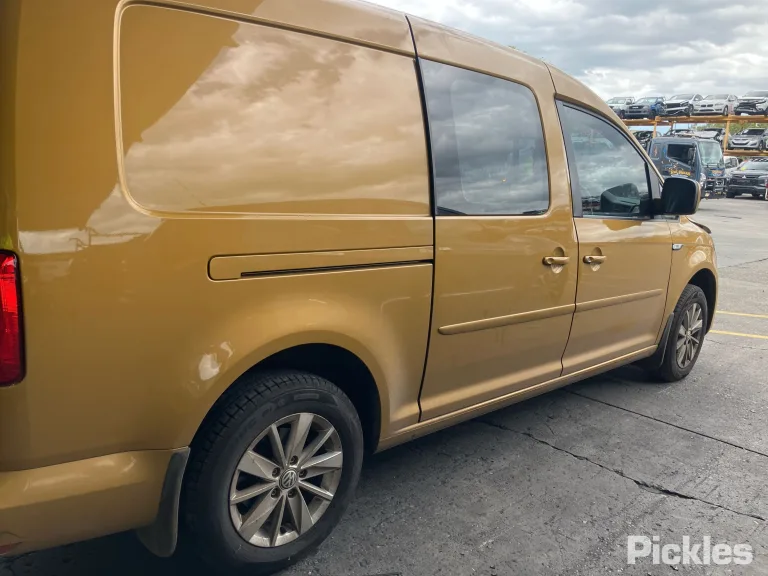2019 Volkswagen Caddy Damaged VIN WV1ZZZ2KZKX123693 – photo 12 2019 Volkswagen Caddy Damaged VIN WV1ZZZ2KZKX123693 – photo 12