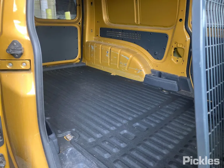 2019 Volkswagen Caddy Damaged VIN WV1ZZZ2KZKX123693 – photo 27 2019 Volkswagen Caddy Damaged VIN WV1ZZZ2KZKX123693 – photo 27