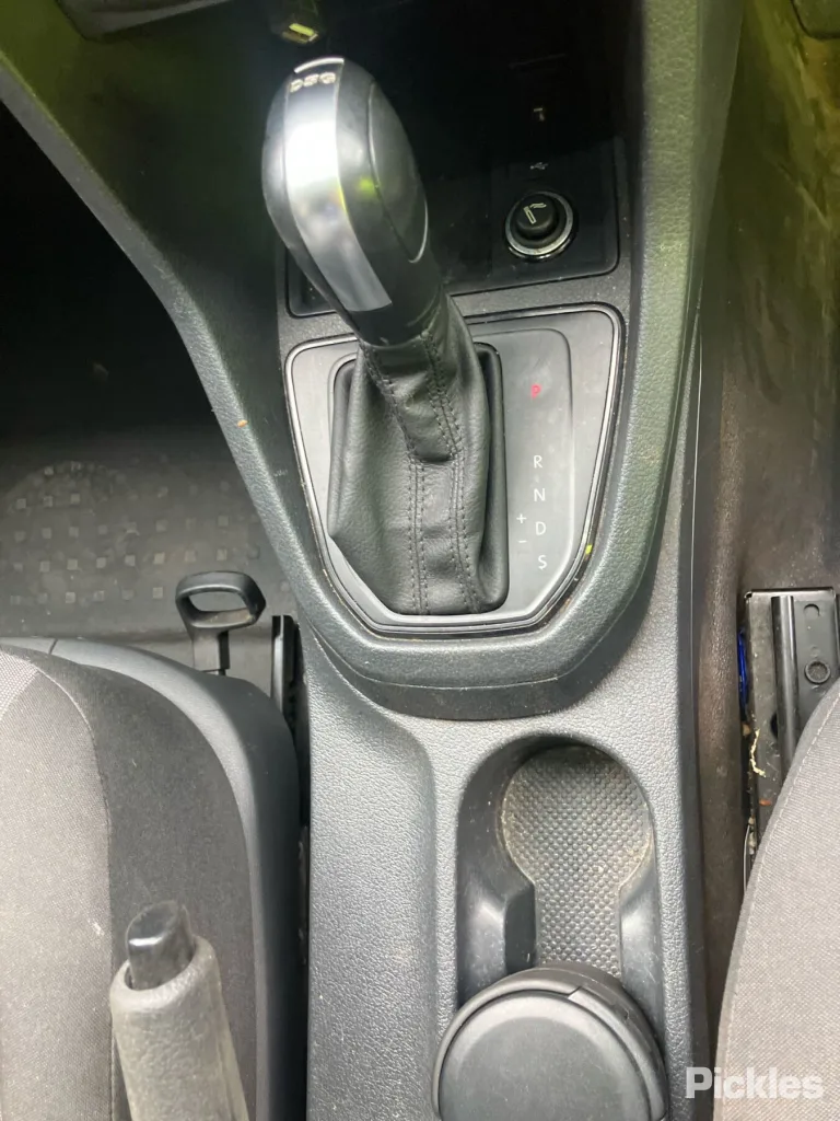 2019 Volkswagen Caddy Damaged VIN WV1ZZZ2KZKX123693 – photo 28 2019 Volkswagen Caddy Damaged VIN WV1ZZZ2KZKX123693 – photo 28