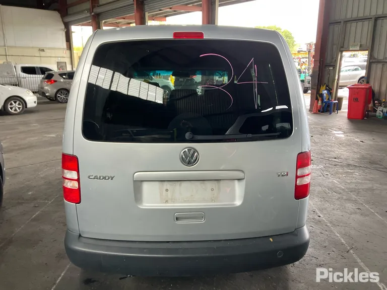 2015 Volkswagen Caddy Used VIN WV2ZZZ2KZFX110198 – rear exterior 2015 Volkswagen Caddy Used VIN WV2ZZZ2KZFX110198 – rear exterior