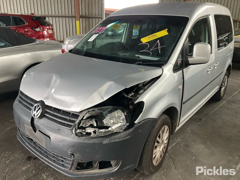 2015 Volkswagen Caddy Used VIN WV2ZZZ2KZFX110198 – photo 19 2015 Volkswagen Caddy Used VIN WV2ZZZ2KZFX110198 – photo 19