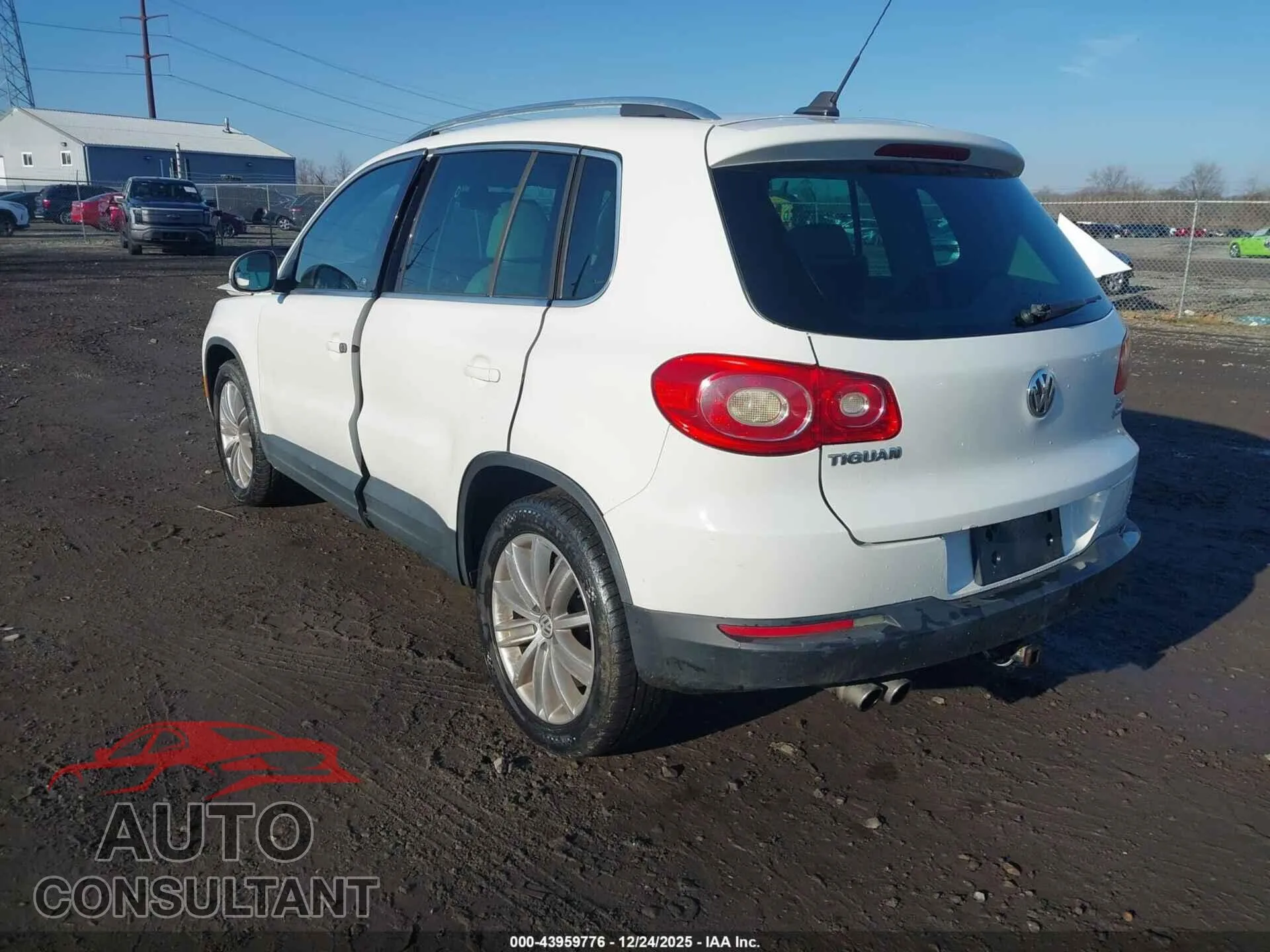 2009 VOLKSWAGEN TIGUAN Damaged VIN WVGBV75N79W530852 – side profile