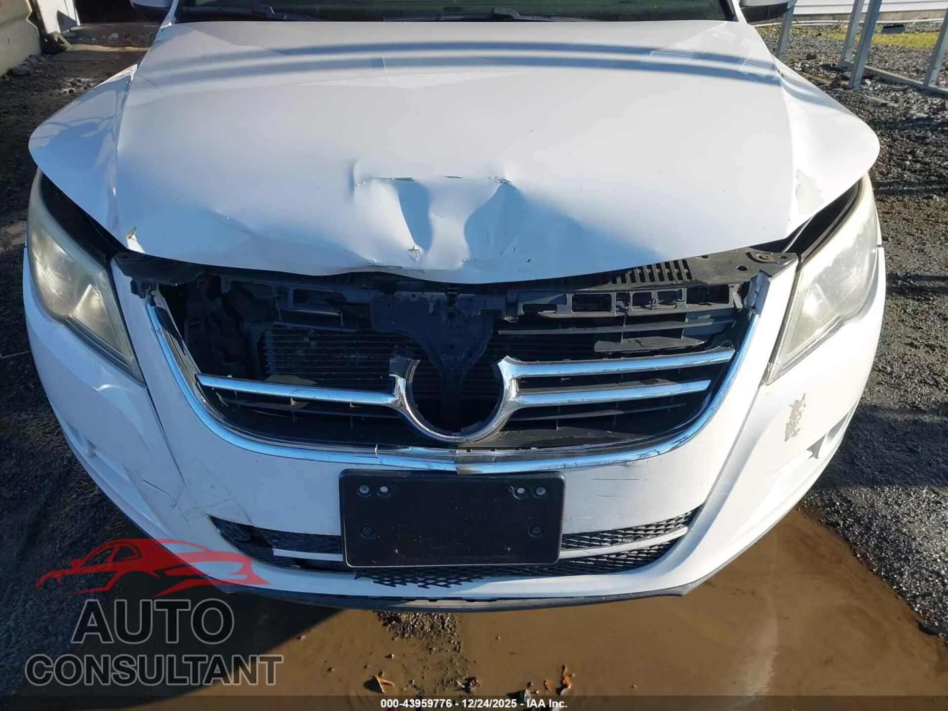2009 VOLKSWAGEN TIGUAN Damaged VIN WVGBV75N79W530852 – engine bay
