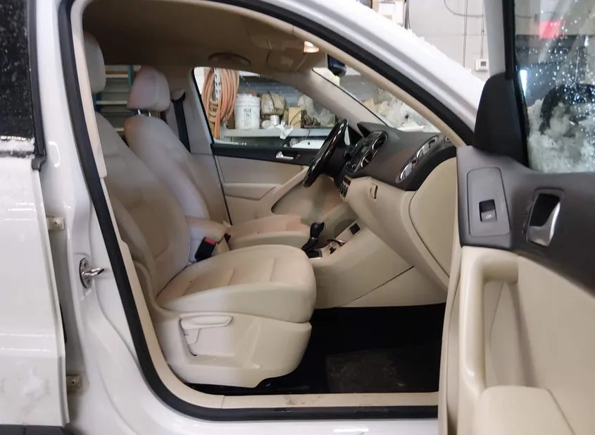 2017 VOLKSWAGEN Tiguan Used VIN WVGBV7AX0HK000607 – photo 18