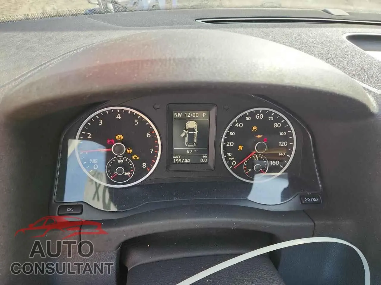 2010 VOLKSWAGEN TIGUAN Used VIN WVGBV9AX8AW522847 – trunk area