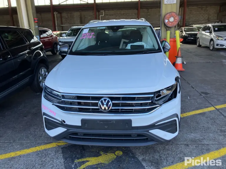 2023 Volkswagen Tiguan Damaged VIN WVGZZZ5N2PM104798 – dashboard 2023 Volkswagen Tiguan Damaged VIN WVGZZZ5N2PM104798 – dashboard