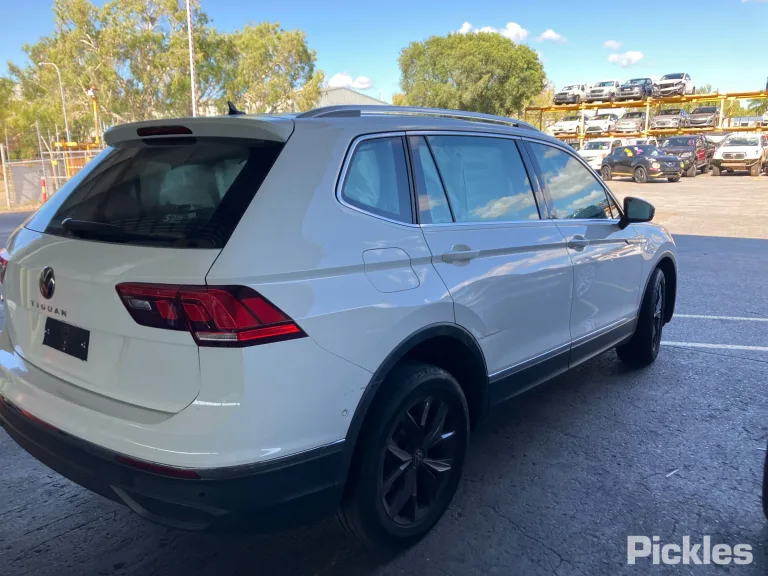 2023 Volkswagen Tiguan Damaged VIN WVGZZZ5N2PM104798 – engine bay 2023 Volkswagen Tiguan Damaged VIN WVGZZZ5N2PM104798 – engine bay