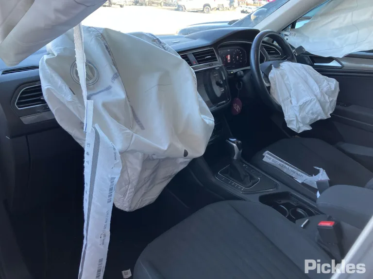 2023 Volkswagen Tiguan Damaged VIN WVGZZZ5N2PM104798 – photo 15 2023 Volkswagen Tiguan Damaged VIN WVGZZZ5N2PM104798 – photo 15