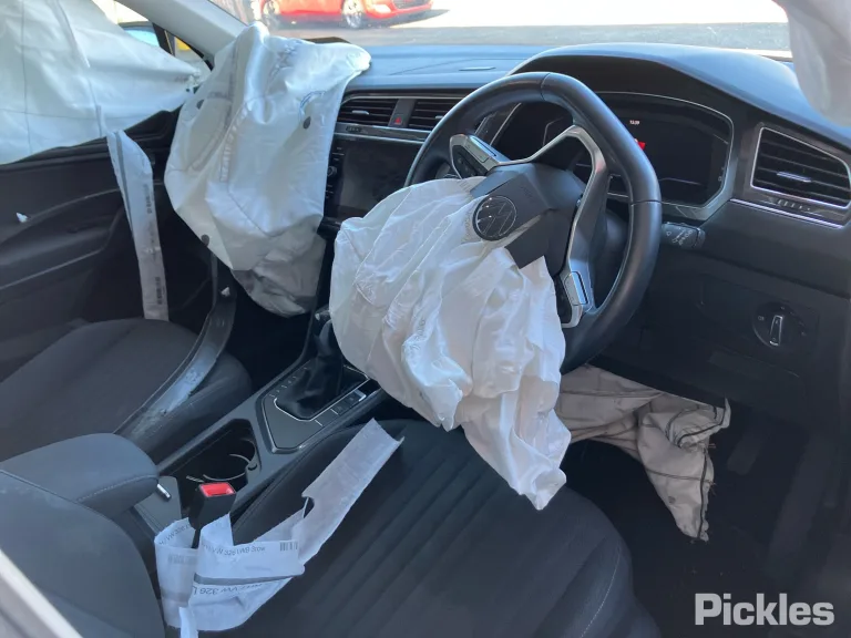 2023 Volkswagen Tiguan Damaged VIN WVGZZZ5N2PM104798 – photo 22 2023 Volkswagen Tiguan Damaged VIN WVGZZZ5N2PM104798 – photo 22