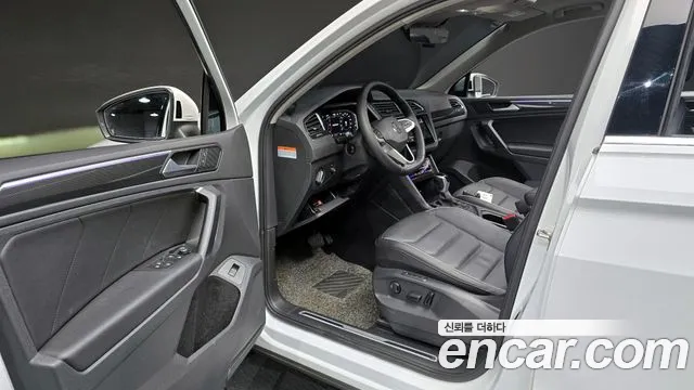 2023 Volkswagen Tiguan 2nd Gen 2.0 TDI Prestige Sold VIN WVGZZZ5N2PW052884 – interior seats