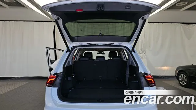 2023 Volkswagen Tiguan Allspace 2.0 TSI Prestige Sold VIN WVGZZZ5N3PM037516 – photo 13