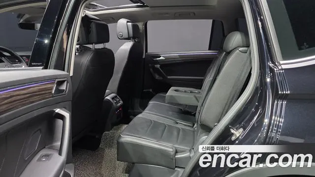2023 Volkswagen Tiguan Allspace 2.0 TSI Prestige Sold VIN WVGZZZ5N4PM046080 – interior seats 2023 Volkswagen Tiguan Allspace 2.0 TSI Prestige Sold VIN WVGZZZ5N4PM046080 – interior seats