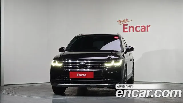 2023 Volkswagen Tiguan 2nd Gen 2.0 TDI Prestige Sold VIN WVGZZZ5N7PW018147 – exterior detail 2023 Volkswagen Tiguan 2nd Gen 2.0 TDI Prestige Sold VIN WVGZZZ5N7PW018147 – exterior detail