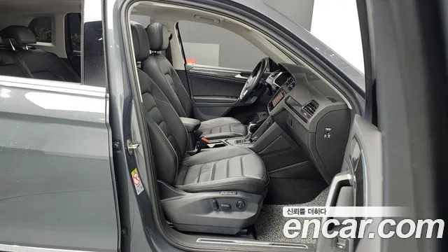 2023 Volkswagen Tiguan 2nd Gen 2.0 TDI Prestige Sold VIN WVGZZZ5NXPW005795 – interior seats 2023 Volkswagen Tiguan 2nd Gen 2.0 TDI Prestige Sold VIN WVGZZZ5NXPW005795 – interior seats