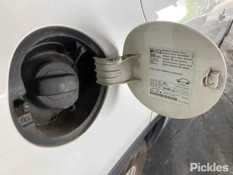 2014 Volkswagen Tiguan Damaged VIN WVGZZZ5NZEW019213 – rear exterior