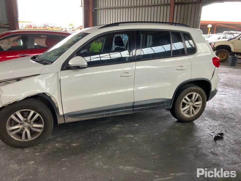 2014 Volkswagen Tiguan Damaged VIN WVGZZZ5NZEW019213 – photo 28