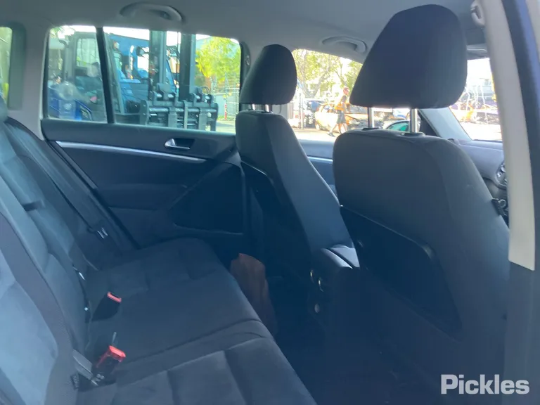 2014 Volkswagen Tiguan Used VIN WVGZZZ5NZFW032268 – rear exterior