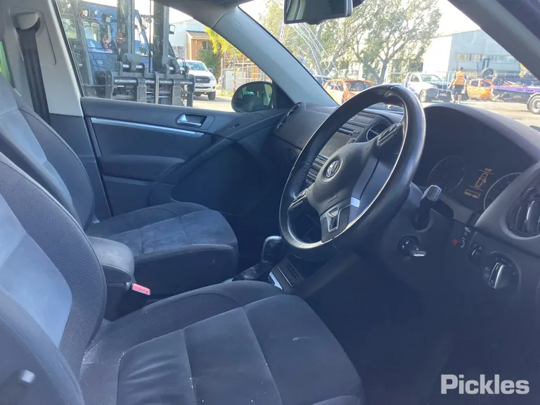 2014 Volkswagen Tiguan Used VIN WVGZZZ5NZFW032268 – photo 25