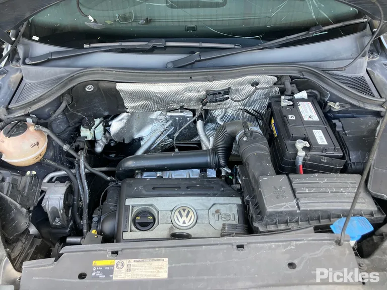2015 Volkswagen Tiguan Used VIN WVGZZZ5NZFW032580 – exterior detail