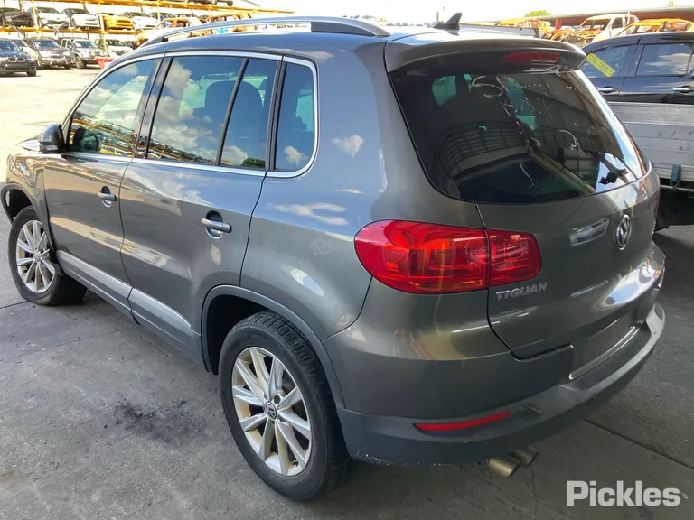 2015 Volkswagen Tiguan Used VIN WVGZZZ5NZFW032580 – photo 25