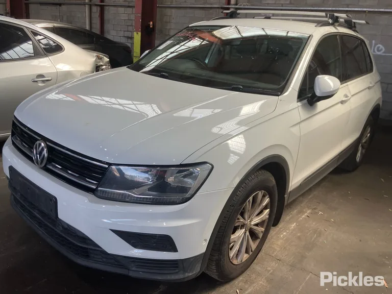 2017 Volkswagen Tiguan Used VIN WVGZZZ5NZHW809682 – photo 11