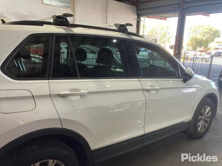 2017 Volkswagen Tiguan Used VIN WVGZZZ5NZHW809682 – photo 13
