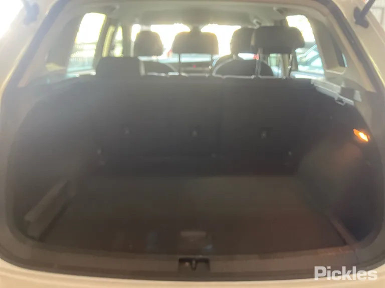 2017 Volkswagen Tiguan Used VIN WVGZZZ5NZHW809682 – photo 19