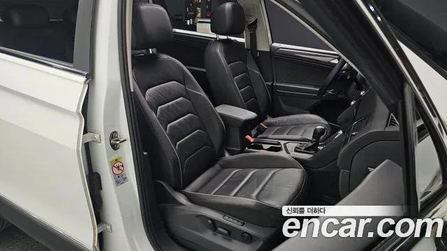 2018 Volkswagen Tiguan Allspace 2.0 TDI Prestige Sold VIN WVGZZZ5NZJM189922 – side profile