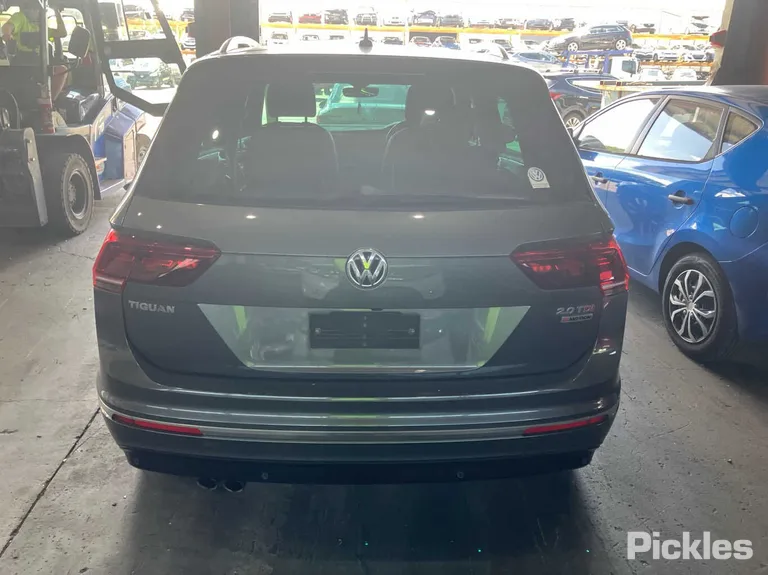 2017 Volkswagen Tiguan Used VIN WVGZZZ5NZJW826939 – photo 12
