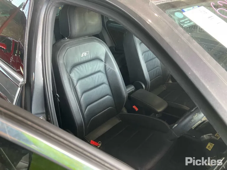 2017 Volkswagen Tiguan Used VIN WVGZZZ5NZJW826939 – photo 13