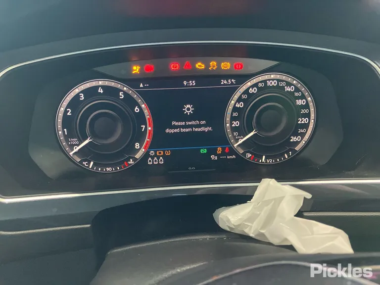 2018 Volkswagen Tiguan Used VIN WVGZZZ5NZJW893732 – interior seats