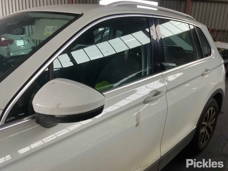2018 Volkswagen Tiguan Damaged VIN WVGZZZ5NZJW906690 – photo 12 2018 Volkswagen Tiguan Damaged VIN WVGZZZ5NZJW906690 – photo 12