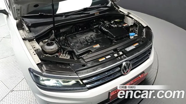 2018 Volkswagen Tiguan 2nd Gen 2.0 TDI Prestige Sold VIN WVGZZZ5NZJW926085 – exterior detail 2018 Volkswagen Tiguan 2nd Gen 2.0 TDI Prestige Sold VIN WVGZZZ5NZJW926085 – exterior detail