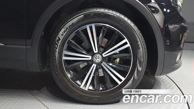 2018 Volkswagen Tiguan 2nd Gen 2.0 TDI Prestige Sold VIN WVGZZZ5NZJW964240 – photo 31