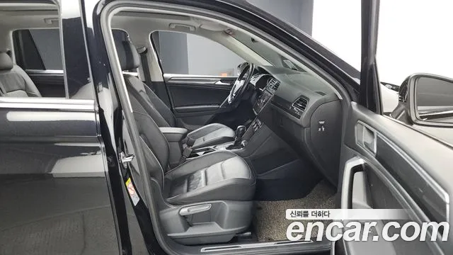2020 Volkswagen Tiguan Allspace 2.0 TDI Prestige Sold VIN WVGZZZ5NZLM180727 – photo 11 2020 Volkswagen Tiguan Allspace 2.0 TDI Prestige Sold VIN WVGZZZ5NZLM180727 – photo 11