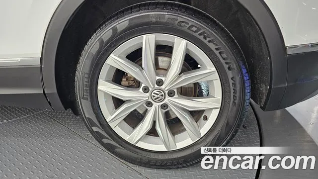 2020 Volkswagen Tiguan 2nd Gen 2.0 Tdi Premium Sold VIN WVGZZZ5NZLW320181 – front exterior