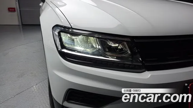 2020 Volkswagen Tiguan 2nd Gen 2.0 TDI Premium Sold VIN WVGZZZ5NZLW398134 – photo 18 2020 Volkswagen Tiguan 2nd Gen 2.0 TDI Premium Sold VIN WVGZZZ5NZLW398134 – photo 18