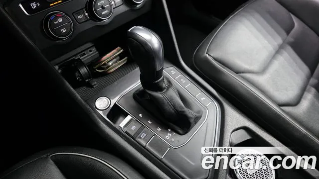 2020 Volkswagen Tiguan 2nd Gen 2.0 TDI Premium Sold VIN WVGZZZ5NZLW807283 – photo 17 2020 Volkswagen Tiguan 2nd Gen 2.0 TDI Premium Sold VIN WVGZZZ5NZLW807283 – photo 17