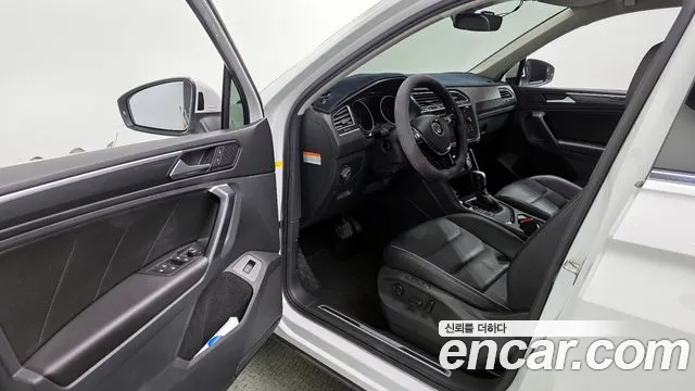 2020 Volkswagen Tiguan 2nd Gen 2.0 TDI Premium Sold VIN WVGZZZ5NZLW807283 – photo 18 2020 Volkswagen Tiguan 2nd Gen 2.0 TDI Premium Sold VIN WVGZZZ5NZLW807283 – photo 18