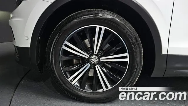 2020 Volkswagen Tiguan 2nd Gen 2.0 TDI Prestige Sold VIN WVGZZZ5NZLW815308 – exterior detail