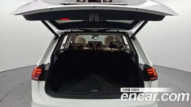 2020 Volkswagen Tiguan 2nd Gen 2.0 TDI Prestige Sold VIN WVGZZZ5NZLW817679 – side profile