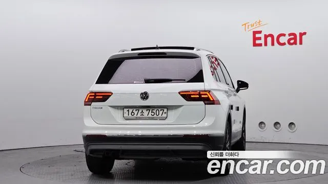 2020 Volkswagen Tiguan 2nd Gen 2.0 TDI Prestige Sold VIN WVGZZZ5NZLW817679 – trunk area