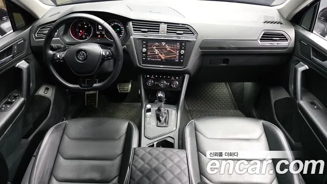 2020 Volkswagen Tiguan 2nd Gen 2.0 TDI Premium Sold VIN WVGZZZ5NZLW822220 – rear exterior 2020 Volkswagen Tiguan 2nd Gen 2.0 TDI Premium Sold VIN WVGZZZ5NZLW822220 – rear exterior