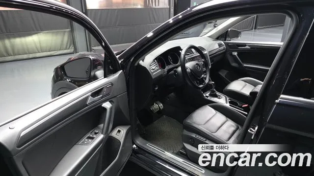 2020 Volkswagen Tiguan 2nd Gen 2.0 TDI Premium Sold VIN WVGZZZ5NZLW822220 – dashboard 2020 Volkswagen Tiguan 2nd Gen 2.0 TDI Premium Sold VIN WVGZZZ5NZLW822220 – dashboard