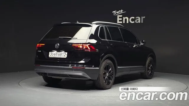 2020 Volkswagen Tiguan 2nd Gen 2.0 TDI Premium Sold VIN WVGZZZ5NZLW822220 – photo 16 2020 Volkswagen Tiguan 2nd Gen 2.0 TDI Premium Sold VIN WVGZZZ5NZLW822220 – photo 16