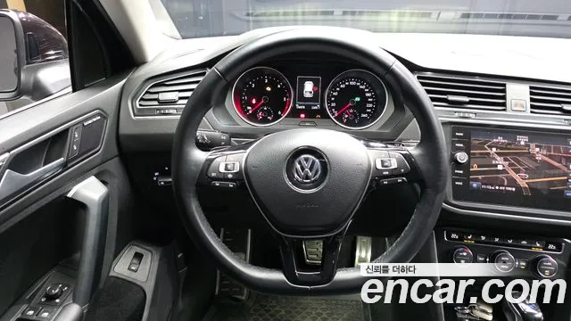 2020 Volkswagen Tiguan 2nd Gen 2.0 TDI Premium Sold VIN WVGZZZ5NZLW822220 – photo 17 2020 Volkswagen Tiguan 2nd Gen 2.0 TDI Premium Sold VIN WVGZZZ5NZLW822220 – photo 17